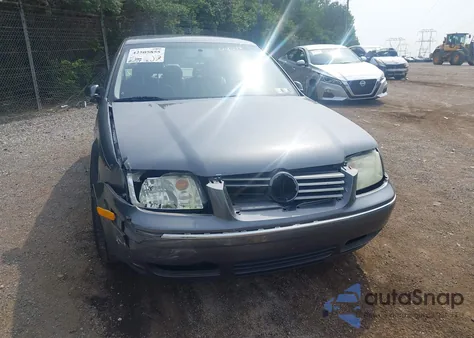 2004 Volkswagen Jetta Gli 1.8T/Gls 1.8T from USA, damaged, VIN 3VWSE69M24M018597